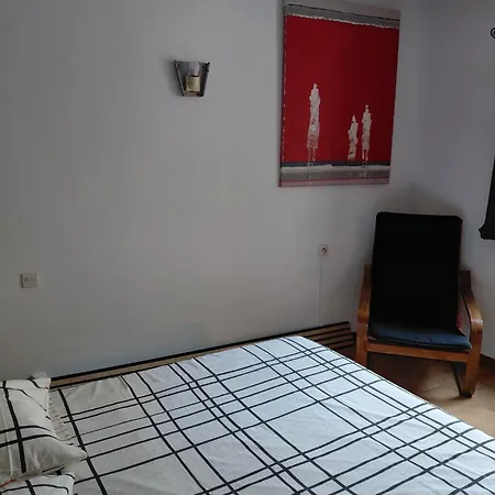 Apartment Tres Bien , Coeur De Historique , T2 *