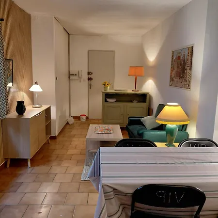 Apartment Tres Bien , Coeur De Historique , T2 Narbonne
